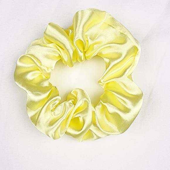 4 FOR $16 🔥Yellow Satin Scrunchie Hair Tie - Picture 5 of 5